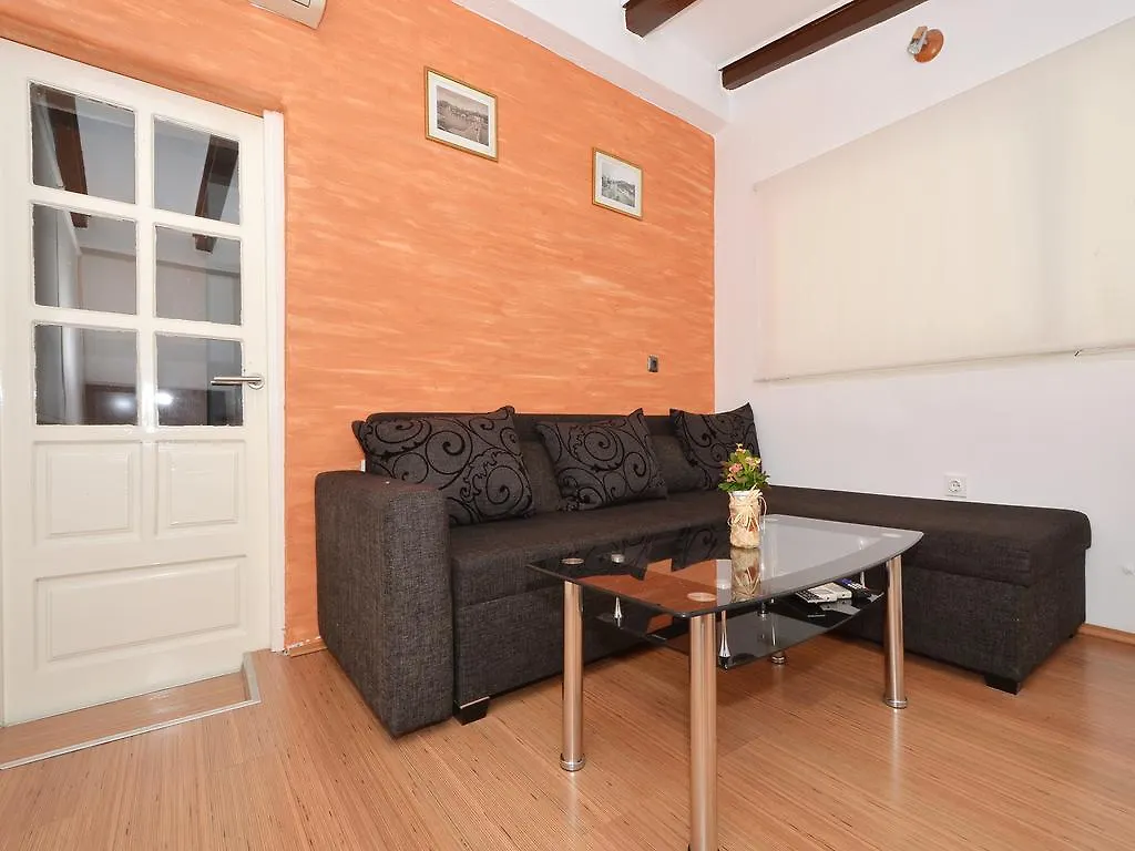 Apartment Nikolina Trogir 0*,  Croatie